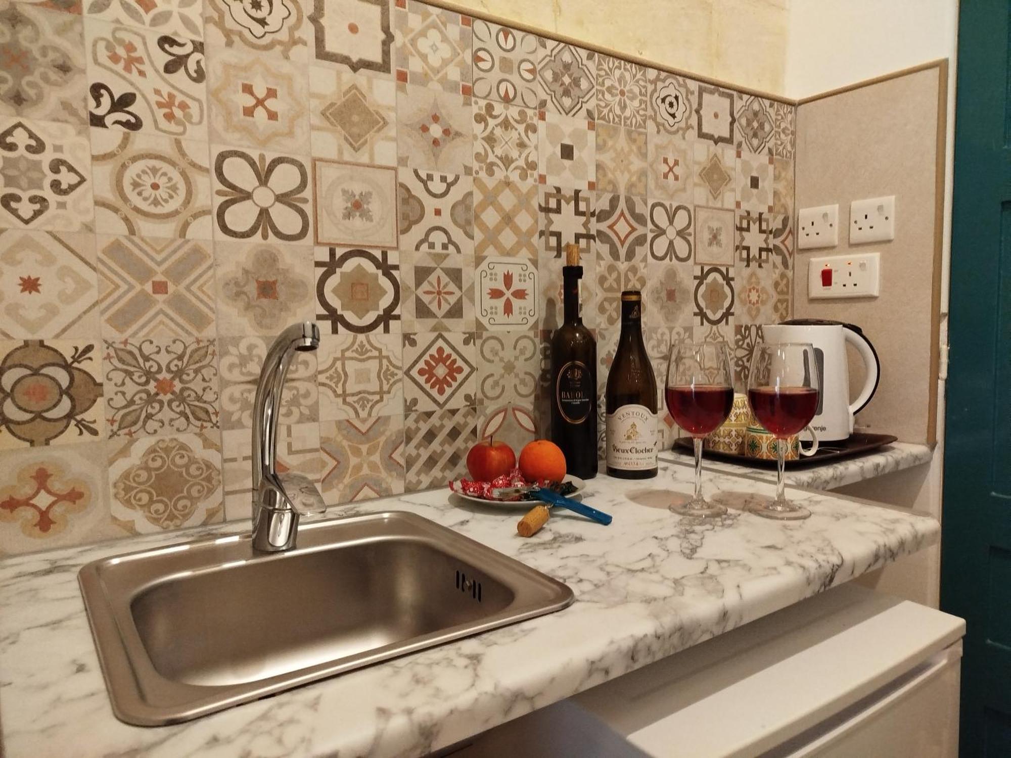 Limestone Sun Suites Sliema Habitación foto